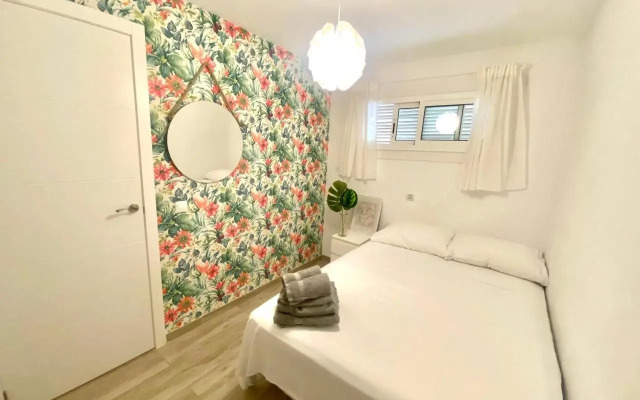 Apartamento con piscina y garaje, Playa a 10 min