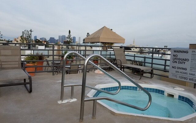 Prime Location For UCLA Students S209