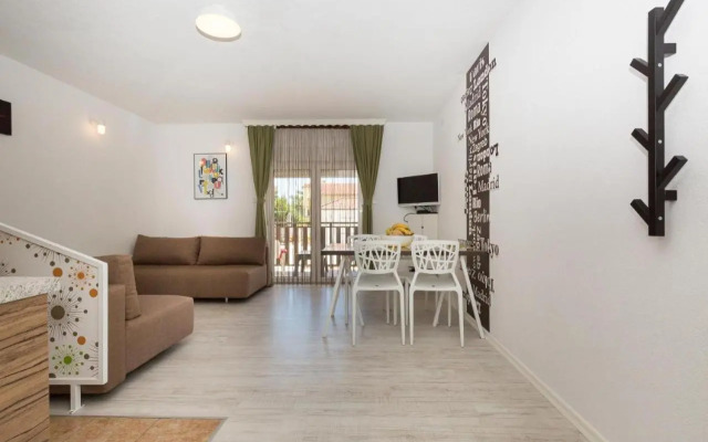 Apartments & Rooms Laganini