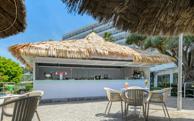 Отель Vibra Beverly Playa