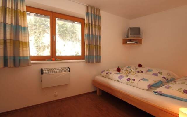 Boutique Apartment With Mountain View