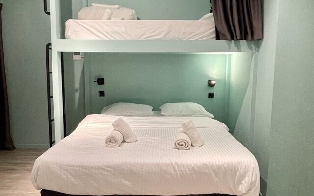 Art Of Living - Hostel