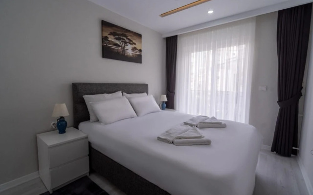 Central Flat Near Beach in Muratpasa