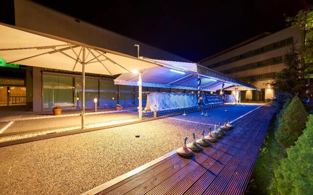 Holiday Inn Berlin Airport - Conference Centre by IHG