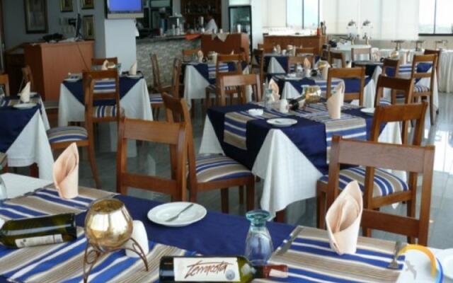 Hotel Miramar Suites