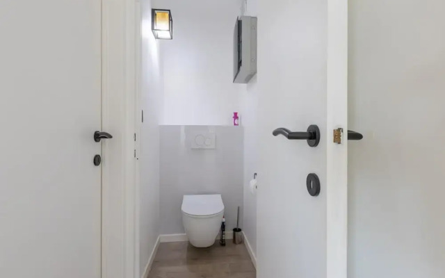 Modern Flat Near the sea