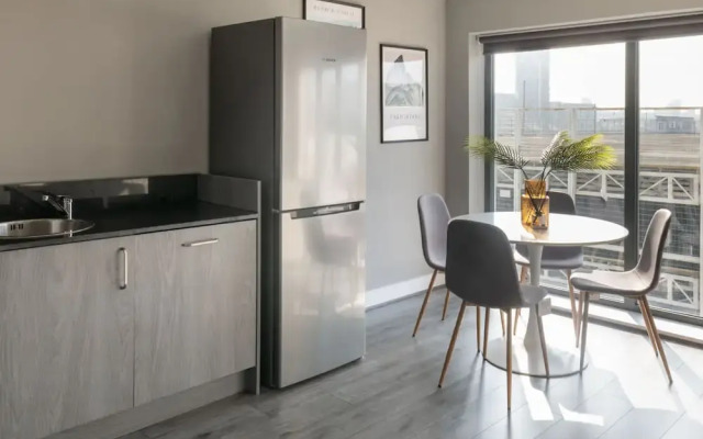 Host Stay Monarchs Quay
