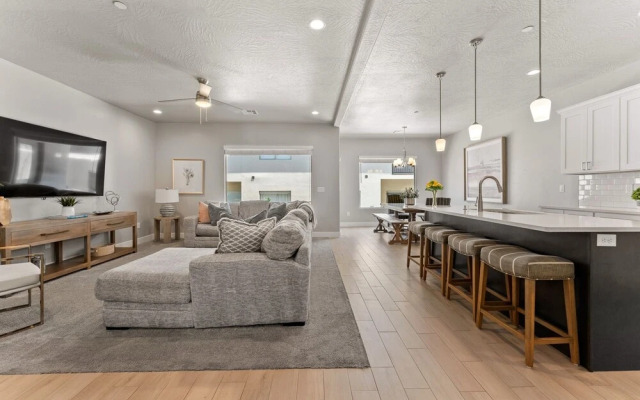 Southern Utah Adventure Gateway 6 Bedroom Townhouse