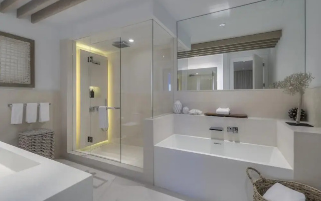 2 2 City View Penthouse Ph1615