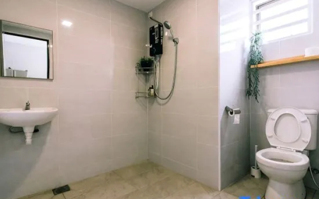 Karking 15@Pinjistation (8pax/4br) – Bathroom – Ipoh