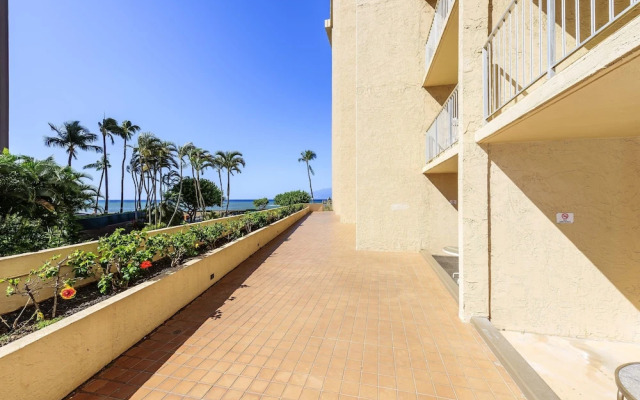 Royal Kahana 119 Studio Studio Bedroom Condo by RedAwning