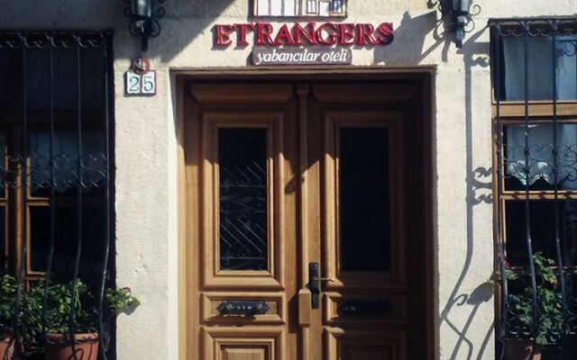 Hotel Des Etrangers - Special Class