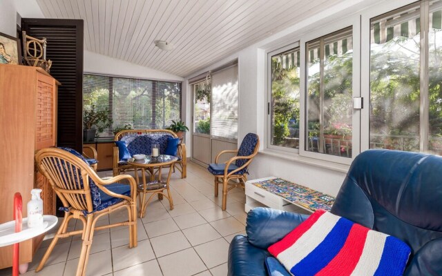 Stunning Home in Kremenici With Wifi and 2 Bedrooms