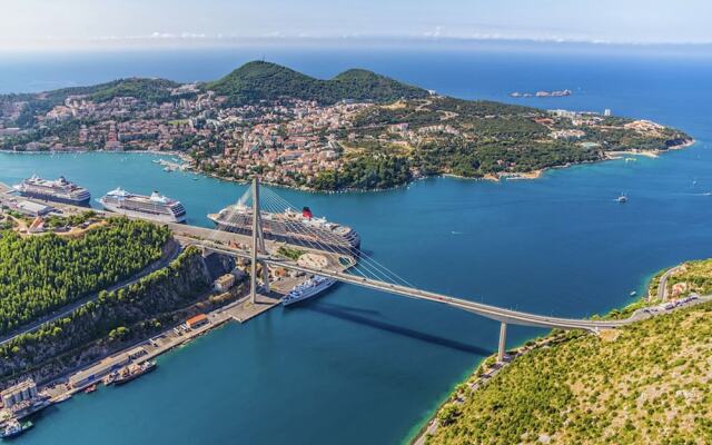 Attractive Apartment in Dubrovnik With Balcony and Parking