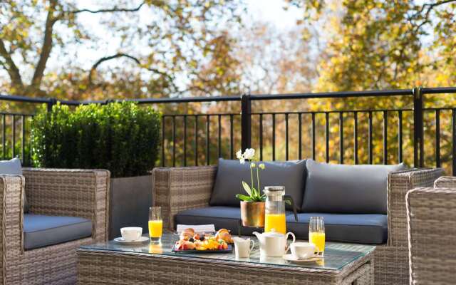 Grosvenor House Suites