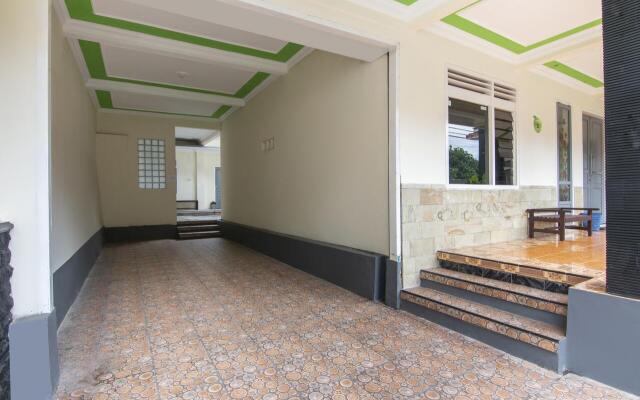 OYO 3210 Villa Aisya