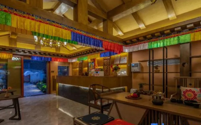 Lugu Lake Lakeside Dream · Hillside Lakeview Boutique Hotel