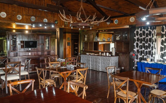 RedDoorz Premium @ Lido Sukabumi