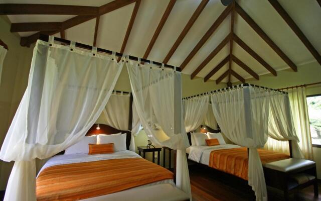 Manatus Hotel