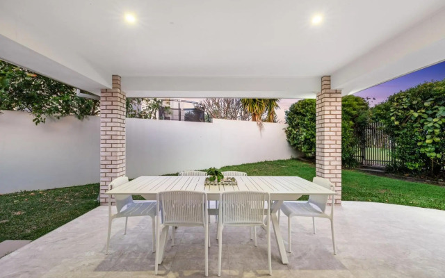 Salty Pause @ Bondi House