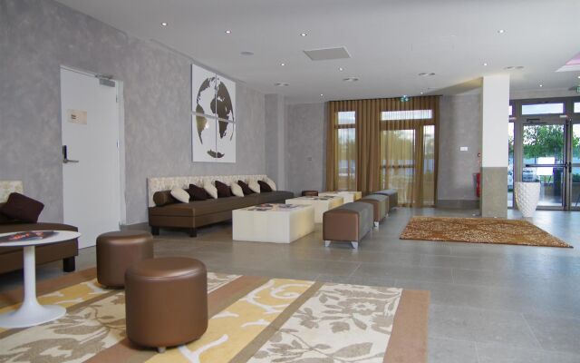 Kyriad Prestige Lyon Est - Saint Priest Eurexpo Hotel and Spa