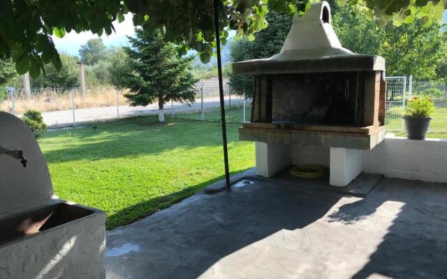 Sarakinas Farm House