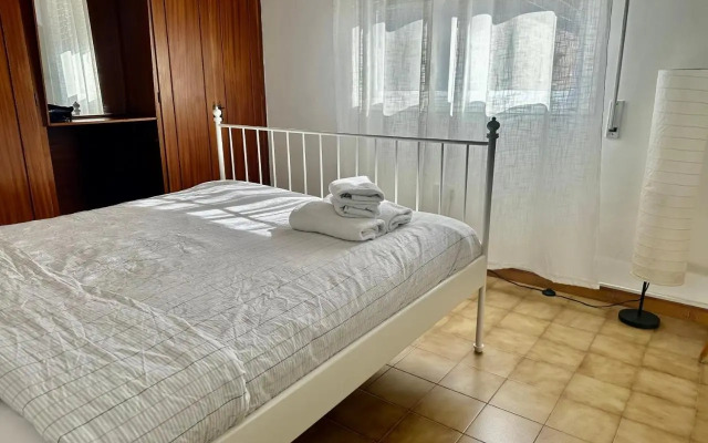 Tsimintia Apt 25