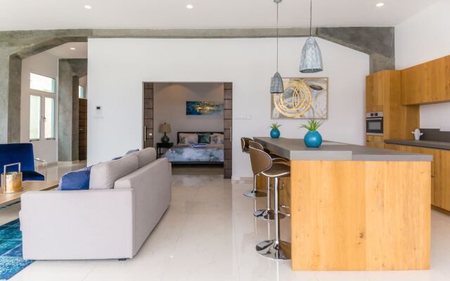 Luxurious Yacht View Apt w Balcony at Famous Handelskade