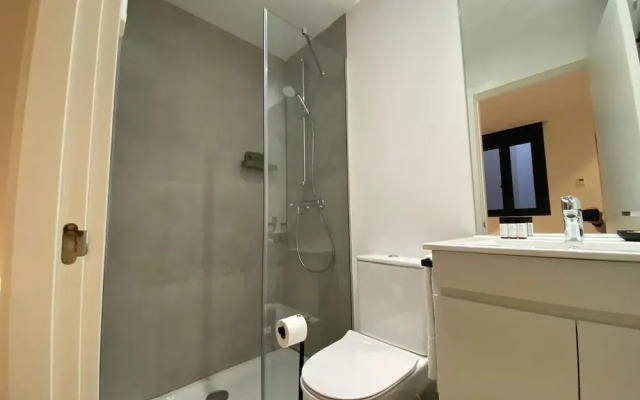 w Majestic 2BR at Palacio Real