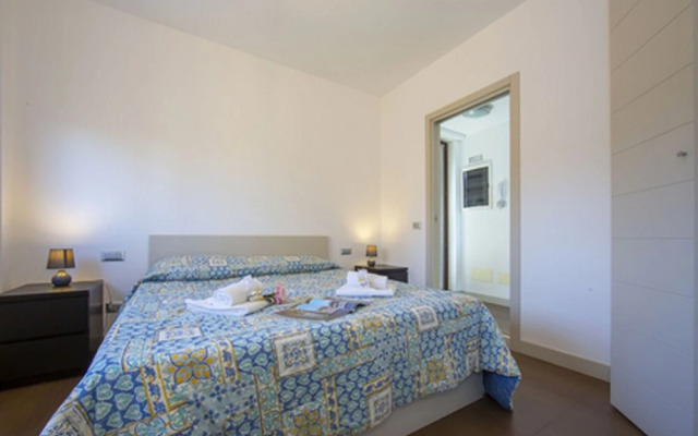 Sole di Meina Pool and Lake View