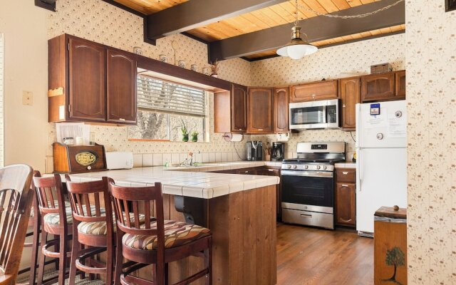 Blue Jay Chalet Unit#5