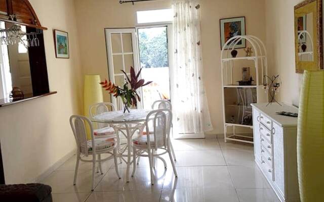 House with 4 Bedrooms in Petit-Bourg, with Shared Pool, Enclosed Garden And Wifi - 20 Km From the Beach