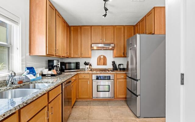 Style & Serenity - Steps Away From South Congress