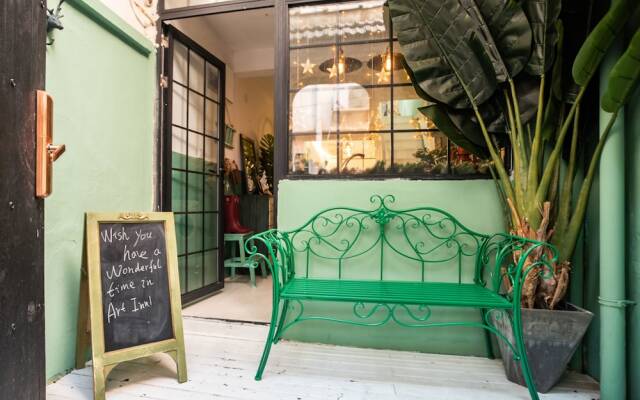 Shanghai Art Inn Vermeer