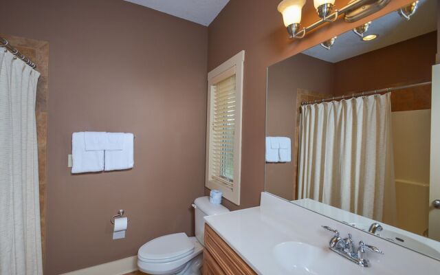 Whispering Pines 5 Bedroom Townhome