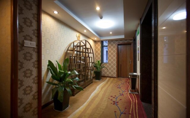 Yiwu Luck Bear Hotel