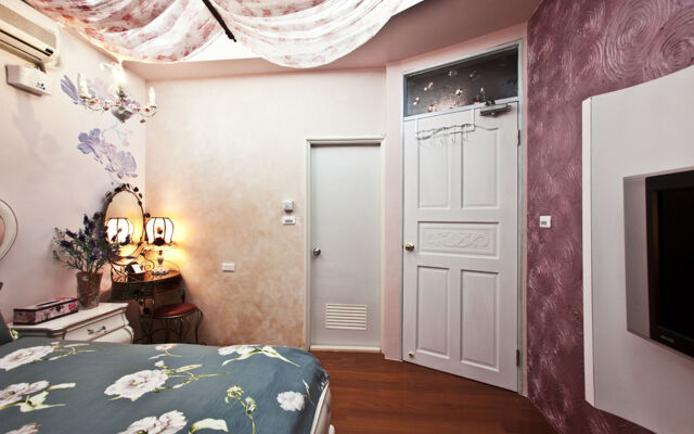 3D Sunflower Embossed B&B