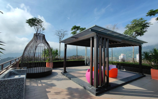 Pool View Casa Suite @ Midhill Genting Highlands (5pax)