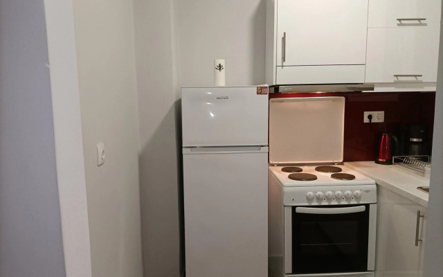 Modern Comfy Apartment near Metro