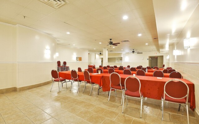 Howard Johnson express Inn & Suites Brampton