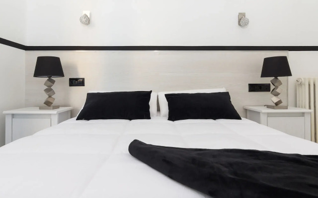 Hostal Gran Via 63 Rooms