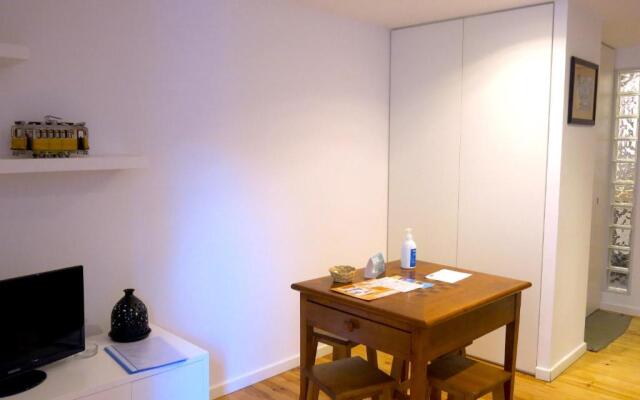 Cozy Studio in Mouraria with AC