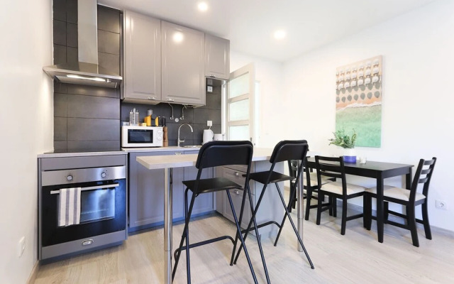 Almirante Balcony by Homing