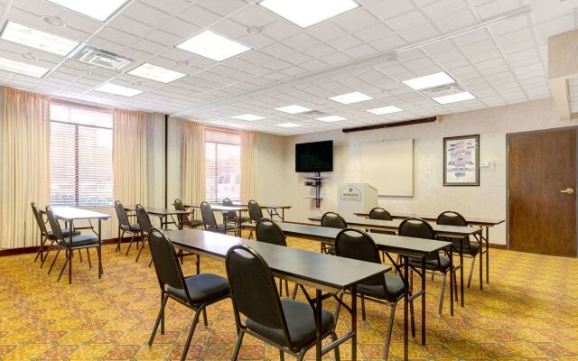 Holiday Inn Tampa North by IHG