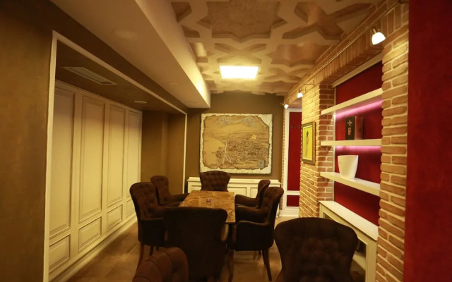 Hymetis Palace