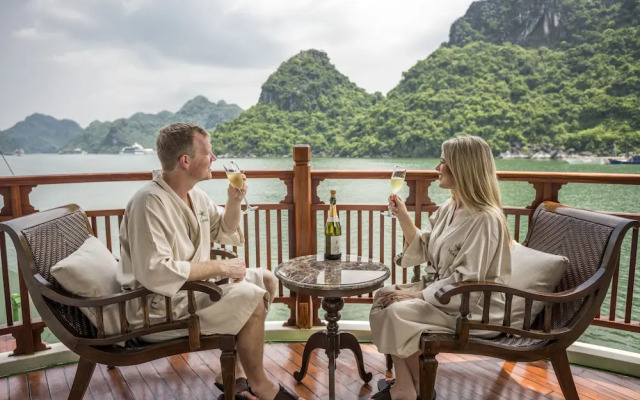 Heritage Line Ylang Cruise – Ha Long Bay & Lan Ha Bay