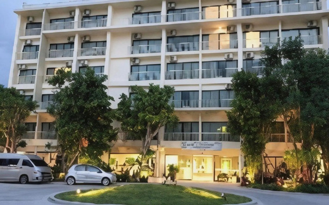 Porestva Hotel Sriracha