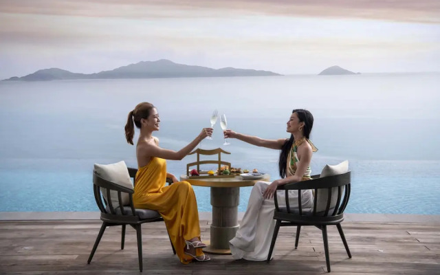 Hoiana Hotel & Suites