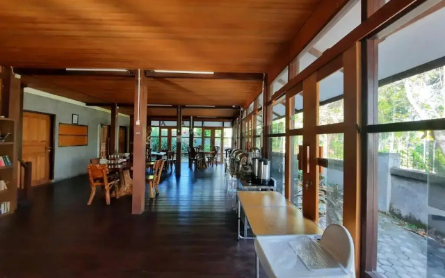 Hotel Besar Bulan Baru - Senggigi