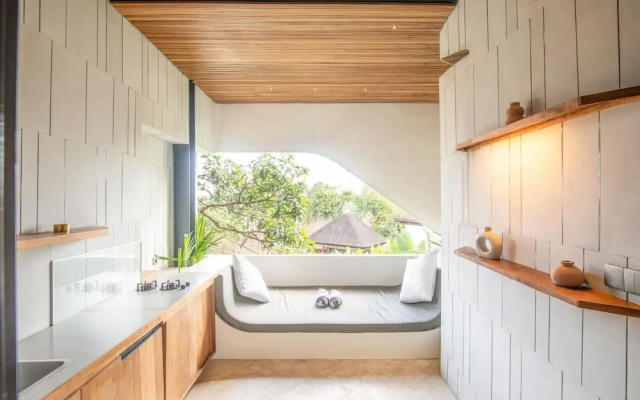BAZ Villa 12 Studio 2 L Elegant 1BR Loft With Art Deco Flair Shared Pool – Guest Rooms – Pererenan
